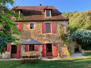 Maison Les Volets Rouges avec vue exceptionnelle proche de Sarlat